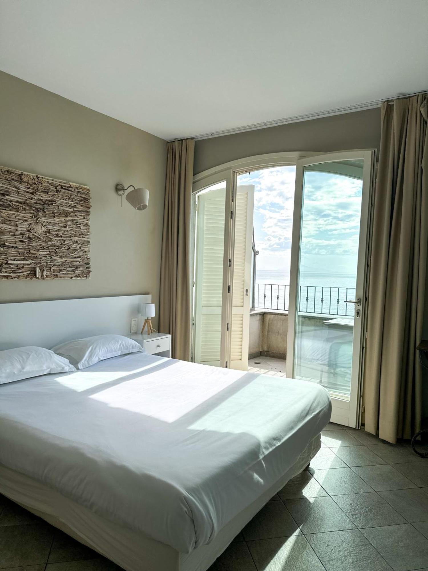 Hotel Torremare Marine du Miomo Esterno foto