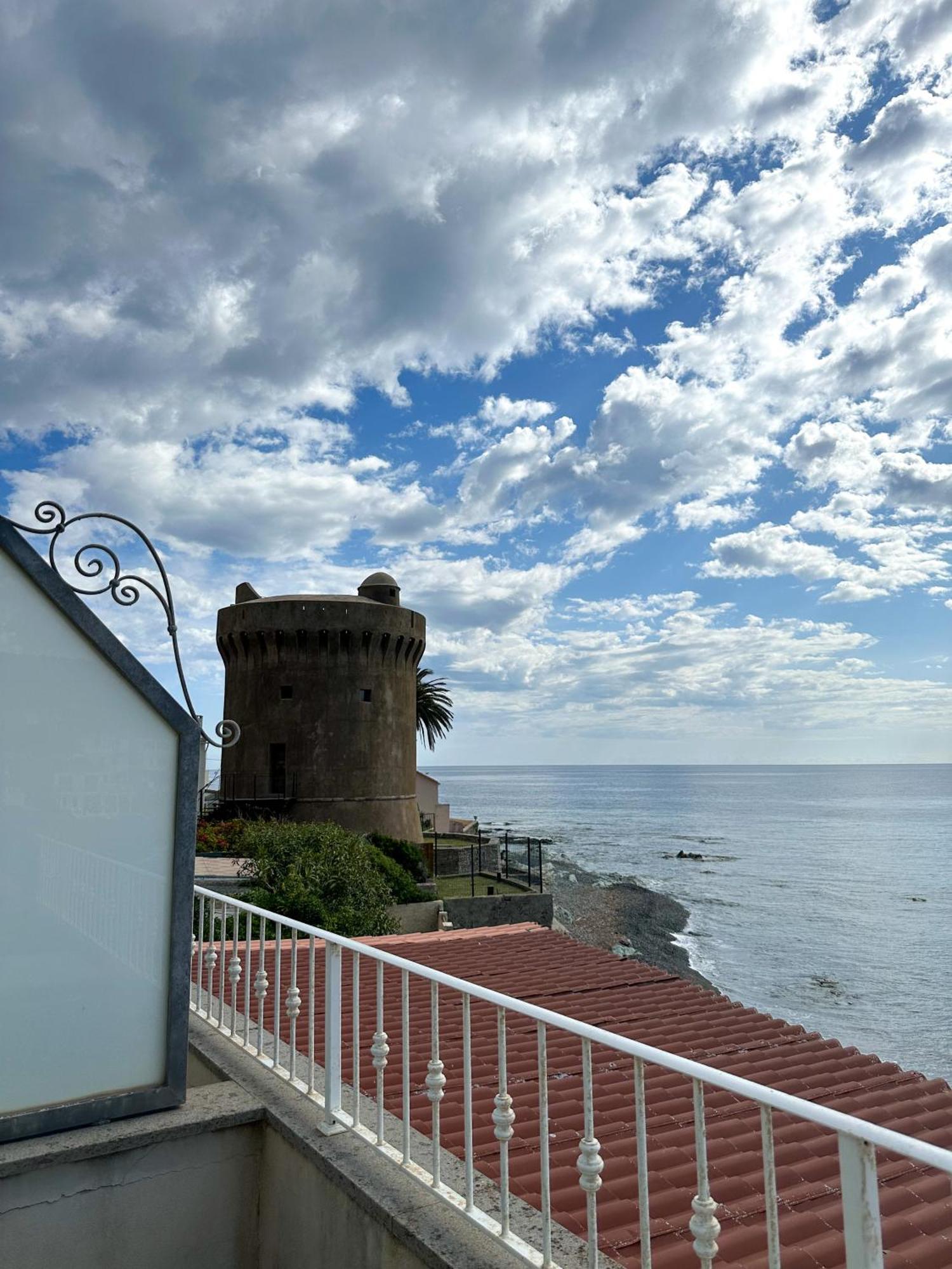 Hotel Torremare Marine du Miomo Esterno foto